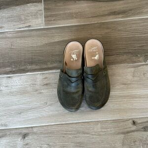 Dansko 40 (9.5-10) Bel Oiled Clogs